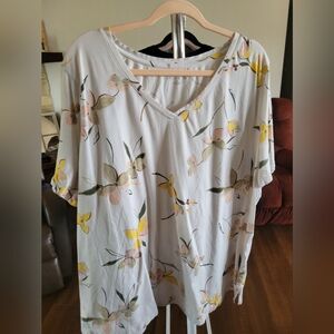 Ava & Viv Floral Short Sleeve Top - White and Yellow